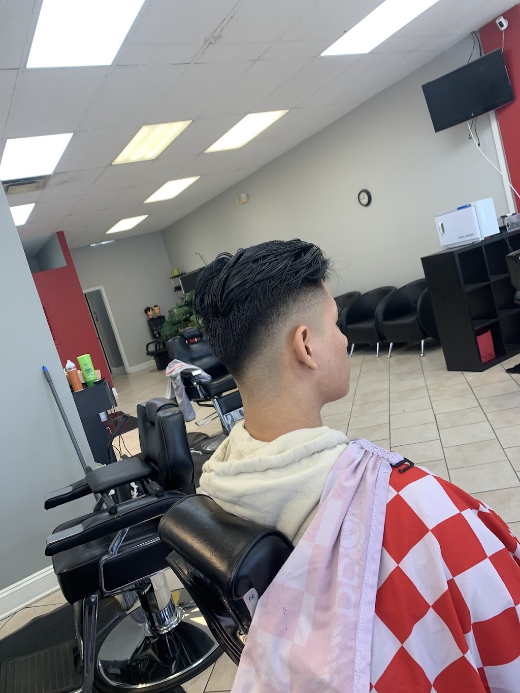 606 Barber shop | 46000 Old Ox Rd unit 104, Sterling, VA 20166, USA | Phone: (703) 435-0307