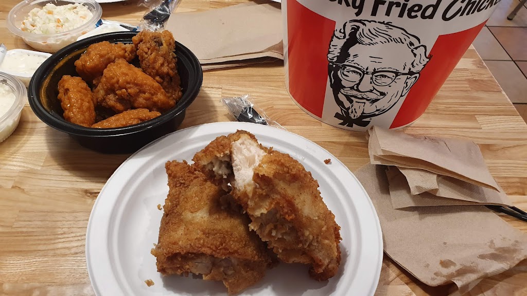 KFC | 1560 E F St, Oakdale, CA 95361, USA | Phone: (209) 847-2828