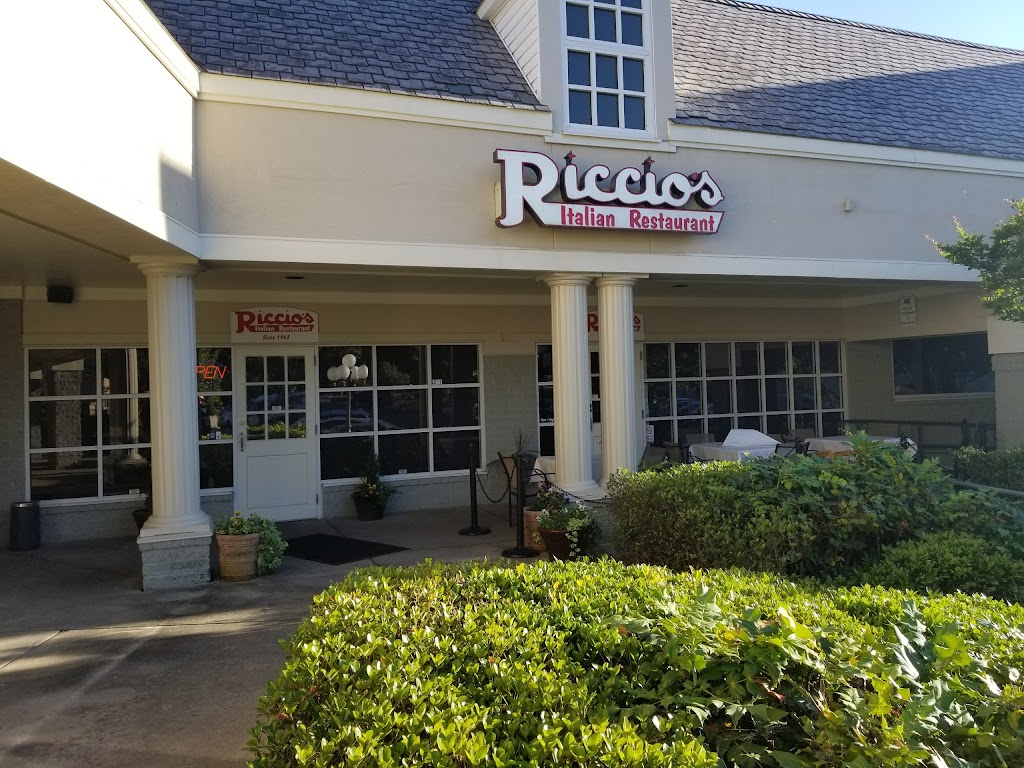 Riccios Italian Restaurant | 9213 Baybrook Ln, Charlotte, NC 28277, USA | Phone: (704) 542-5111