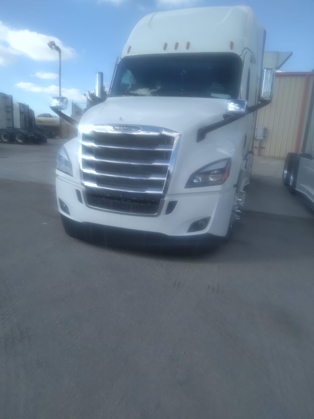 VRP Trucking Company | 9401-9425 Plaza Creek, El Paso, TX 79927, USA | Phone: (915) 800-8317