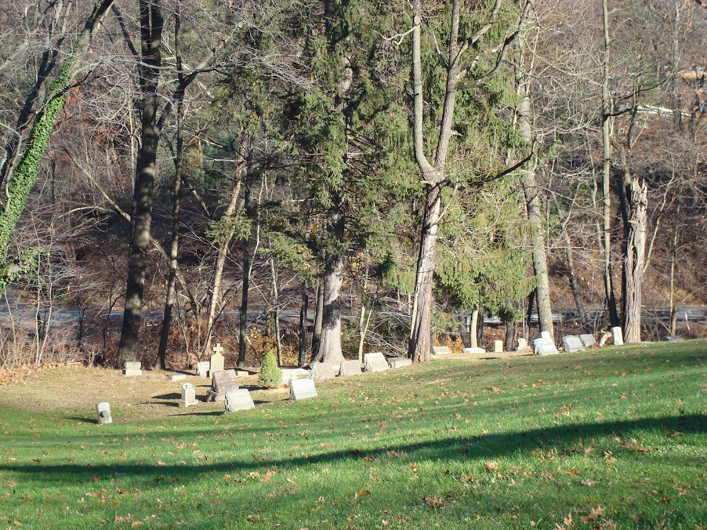 Oak Grove Cemetery | 122 Rockdale Rd, Follansbee, WV 26037, USA | Phone: (304) 527-7058