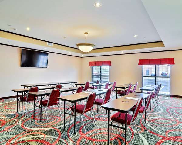 Comfort Suites | 675 W Main St, Uniontown, PA 15401, USA | Phone: (724) 550-4700