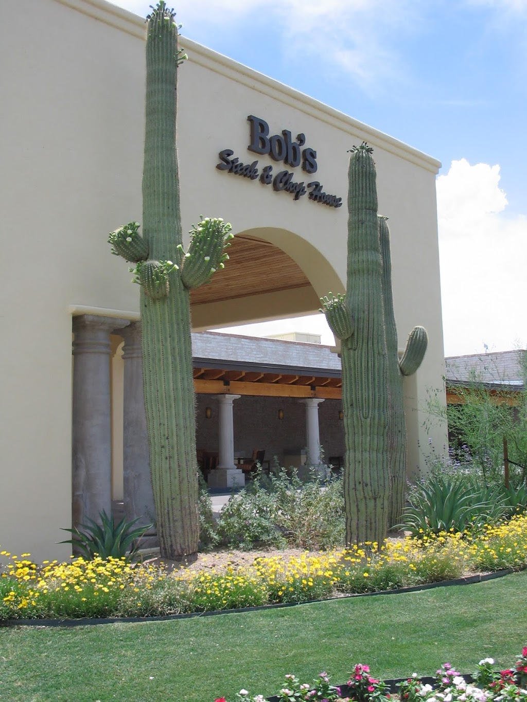Bobs Steak & Chop House | 2727 W Club Dr, Tucson, AZ 85742, USA | Phone: (520) 877-2377