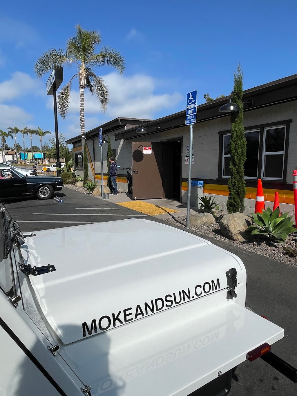 Moke & Sun | 2100 N Coast Hwy 101, Encinitas, CA 92024, USA | Phone: (760) 505-0863