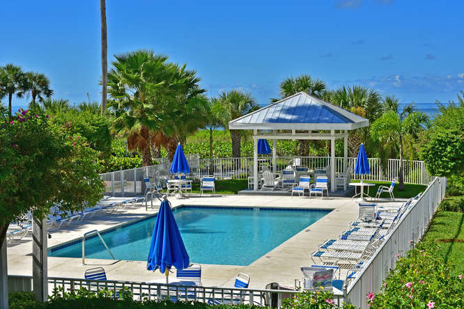 Wicker Inn Beach Resort | 5581 Gulf of Mexico Dr #1903, Longboat Key, FL 34228, USA | Phone: (941) 387-8344