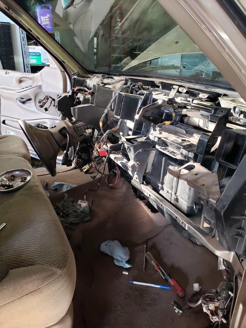 Duff Brown Complete Auto Repair & Towing | 8824 N Black Cyn Hwy ste #2, Phoenix, AZ 85051, USA | Phone: (602) 366-9121