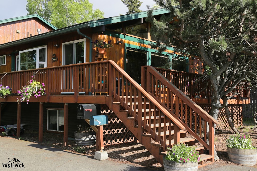 Jewel Lake Bed & Breakfast | 8125 Jewel Lake Rd, Anchorage, AK 99502, USA | Phone: (907) 245-7321