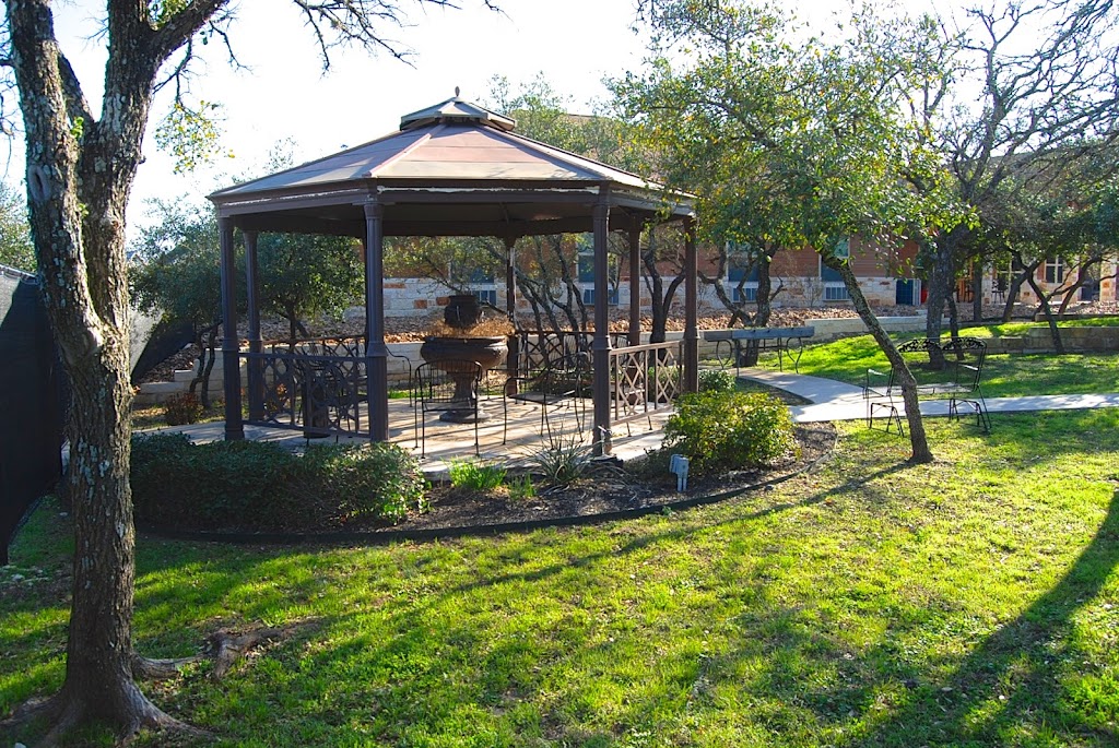 Rocky Hollow Lake House | 1650 Co Rd 245, Georgetown, TX 78633, USA | Phone: (254) 793-2311