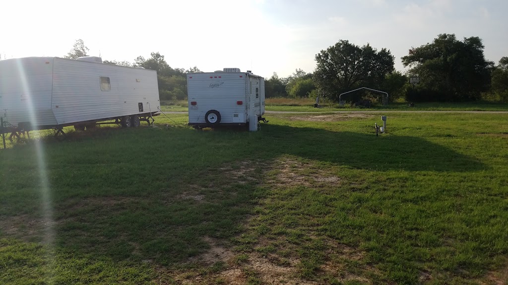 Twin Oaks RV Park | 1372 FM476, Poteet, TX 78065, USA | Phone: (210) 827-2745