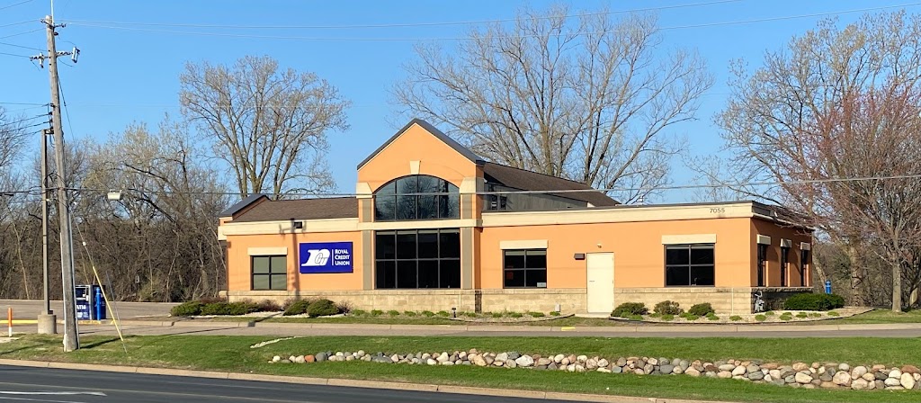 Royal Credit Union - Inver Grove Heights | 7055 Cahill Ave, Inver Grove Heights, MN 55076, USA | Phone: (800) 341-9911