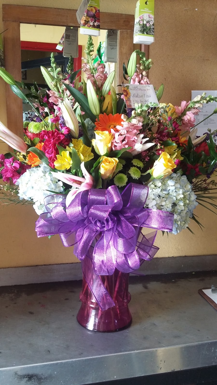 Christines Flowers | 10815 Avenue 264, Visalia, CA 93277, USA | Phone: (559) 688-7874