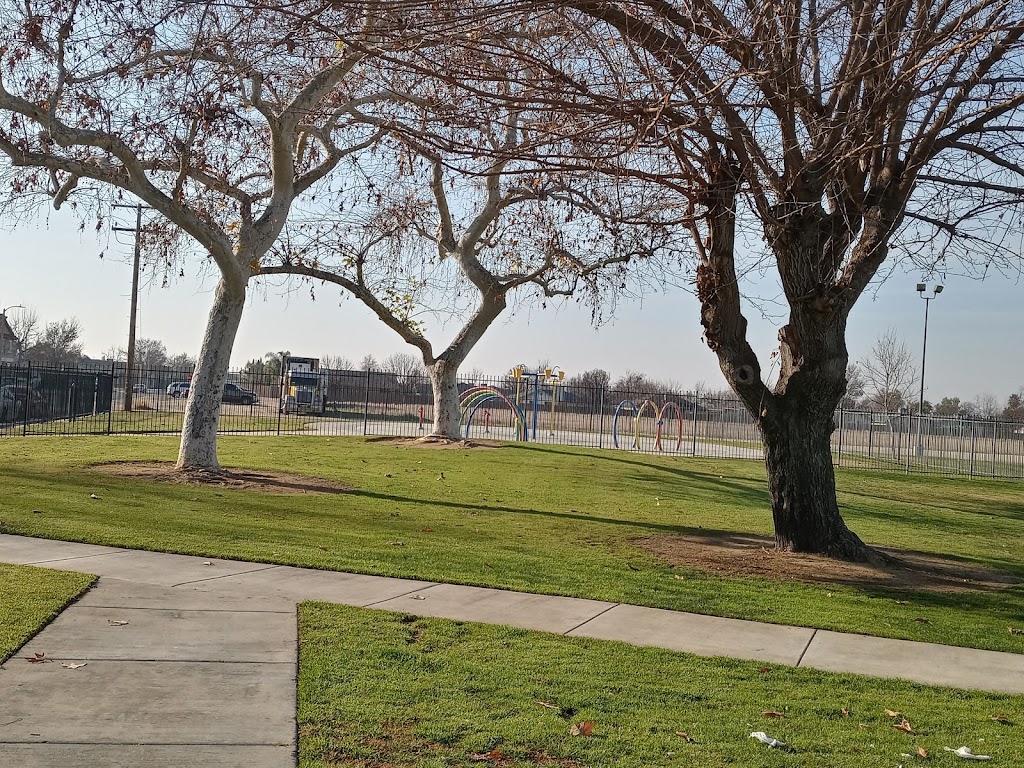 Martin Luther King Jr. Park | 251 Belmont St, Delano, CA 93215, USA | Phone: (661) 721-3335