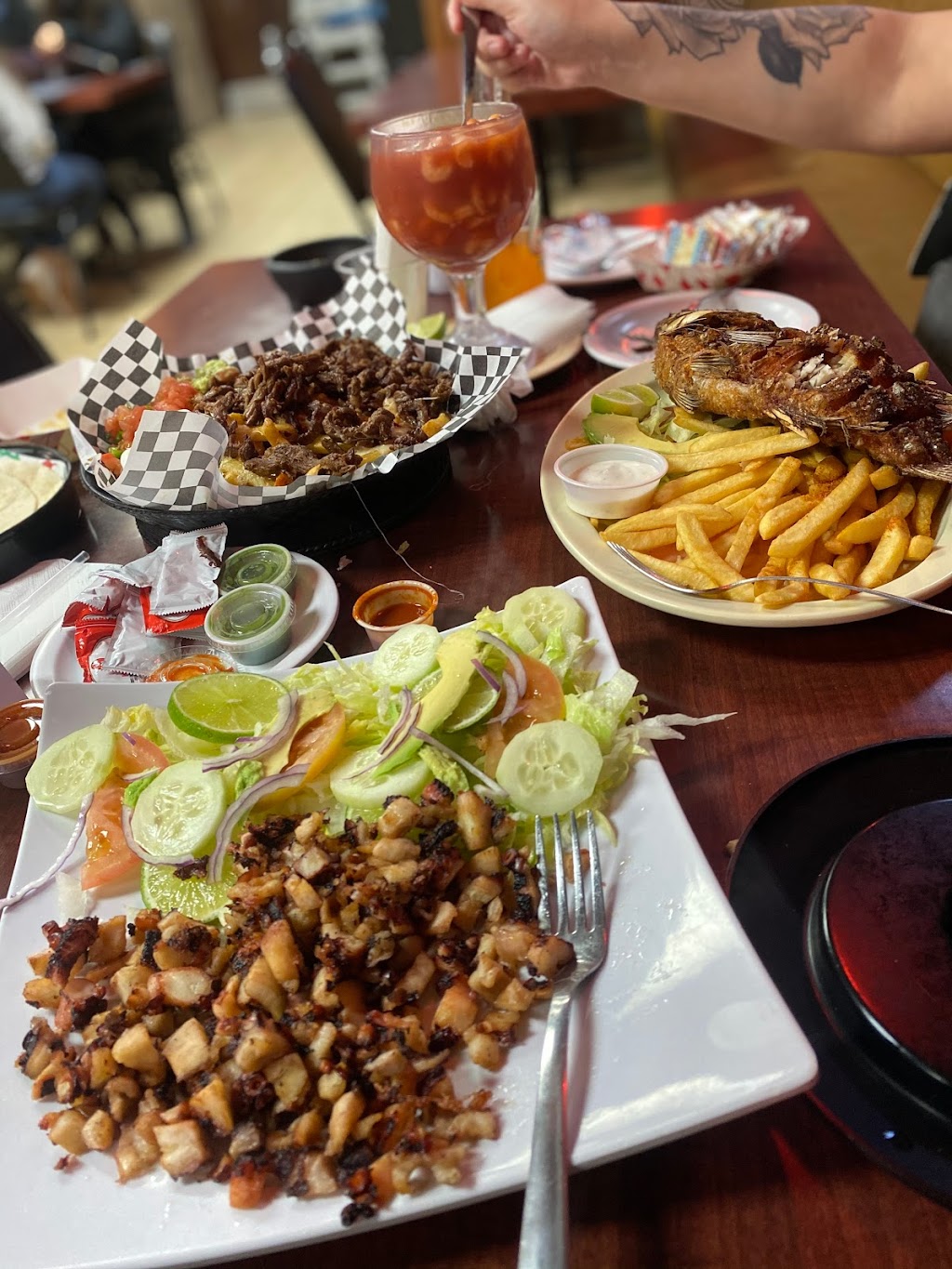 El Pulpo Restaurant | 2320 W Twelfth St, Dallas, TX 75208, USA | Phone: (214) 941-5070
