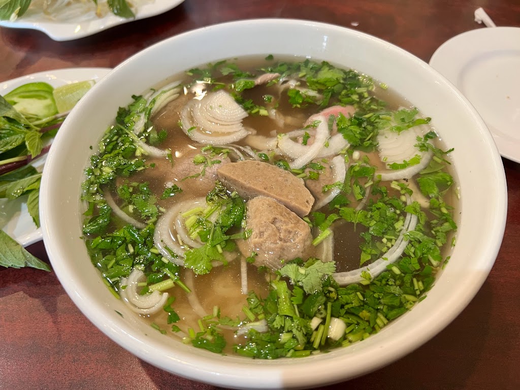 Pho Kho Gia Lai Vietnamese restaurant Pho | 328 Peterson Rd, Libertyville, IL 60048, USA | Phone: (224) 206-8128