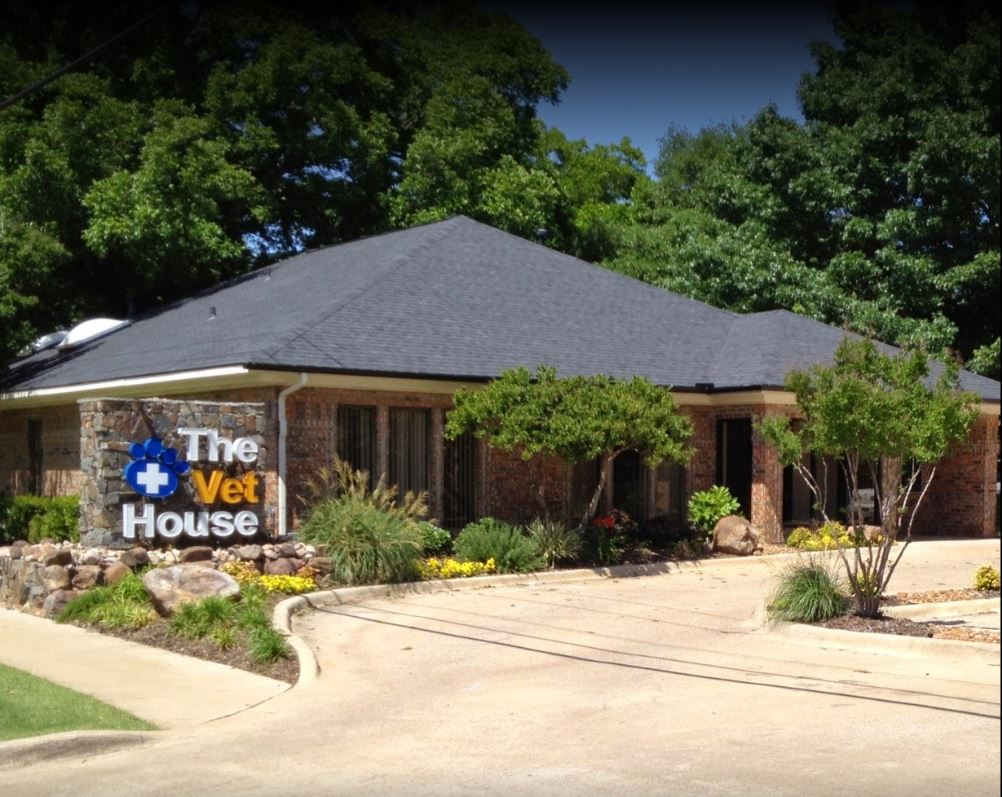 The Vet House | 1400 N Plano Rd, Richardson, TX 75081, USA | Phone: (972) 690-8741