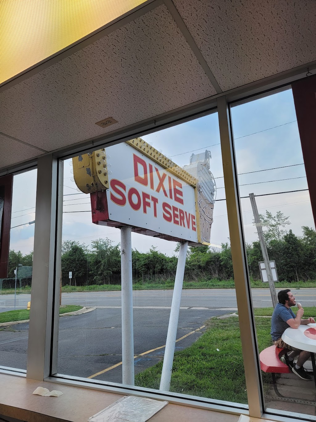 Dixie Soft Serve | 15475 S Dixie Hwy, Monroe, MI 48161, USA | Phone: (734) 242-2626