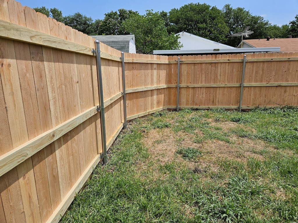 King of Kings Fence | 3415 Beall St, Dallas, TX 75223, USA | Phone: (469) 258-9458