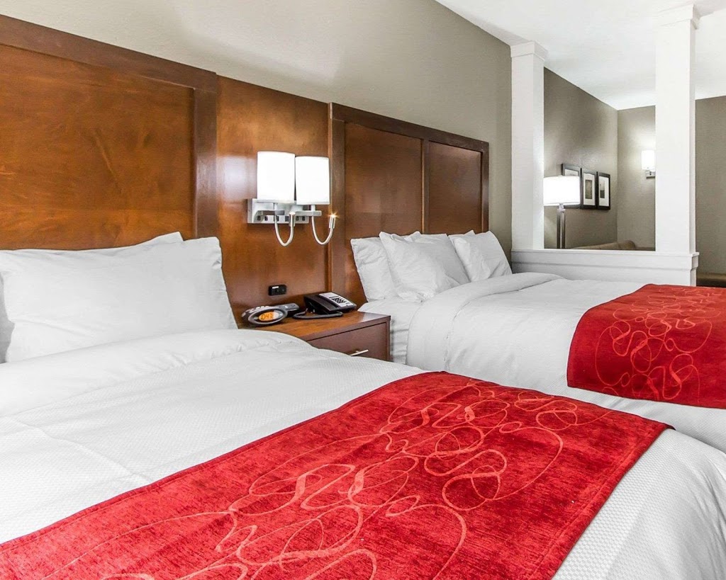 Comfort Suites West Omaha | 2500 S 192nd Ave, Omaha, NE 68130, USA | Phone: (402) 991-3885