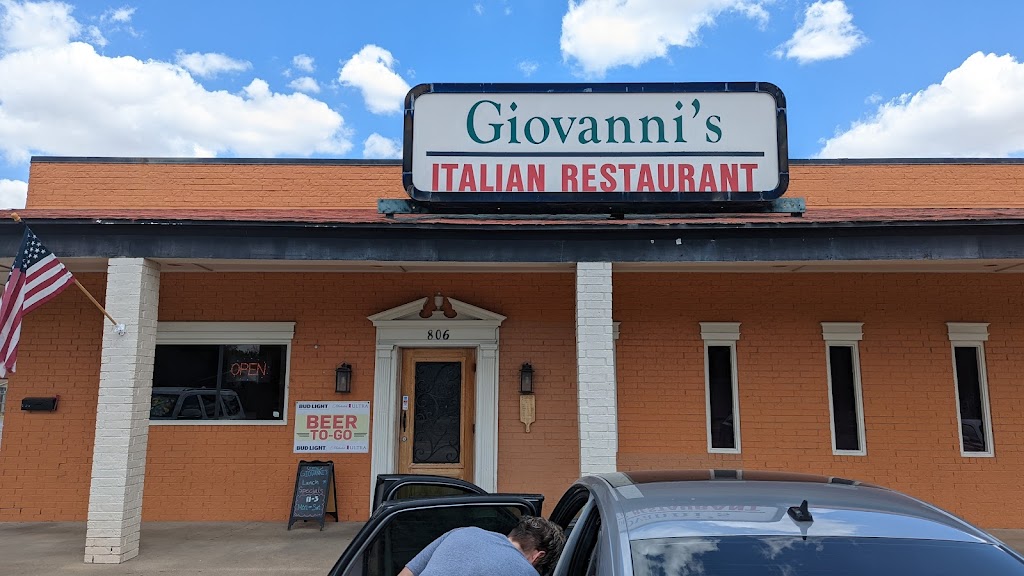 Giovannis Italian Restaurant | 806 N Main St, Cleburne, TX 76033, USA | Phone: (817) 645-2600