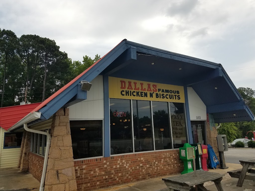 Dallas Famous Chicken n Biscuits | 1101 E Williams St, Apex, NC 27502, USA | Phone: (919) 362-0051