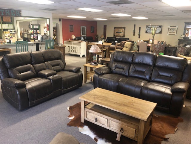 Waldrops Furniture | 1413 Southeast Pkwy, Azle, TX 76020, USA | Phone: (817) 237-8222