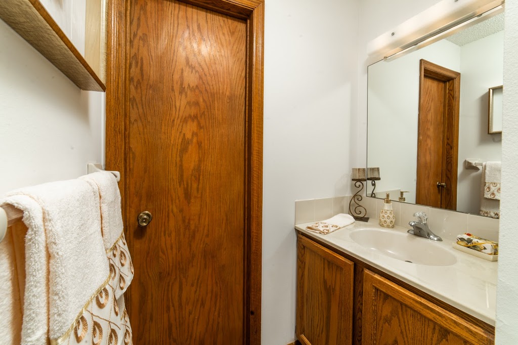 Oak Pointe Apartments | 6901 W 84th St, Bloomington, MN 55438, USA | Phone: (952) 314-7592