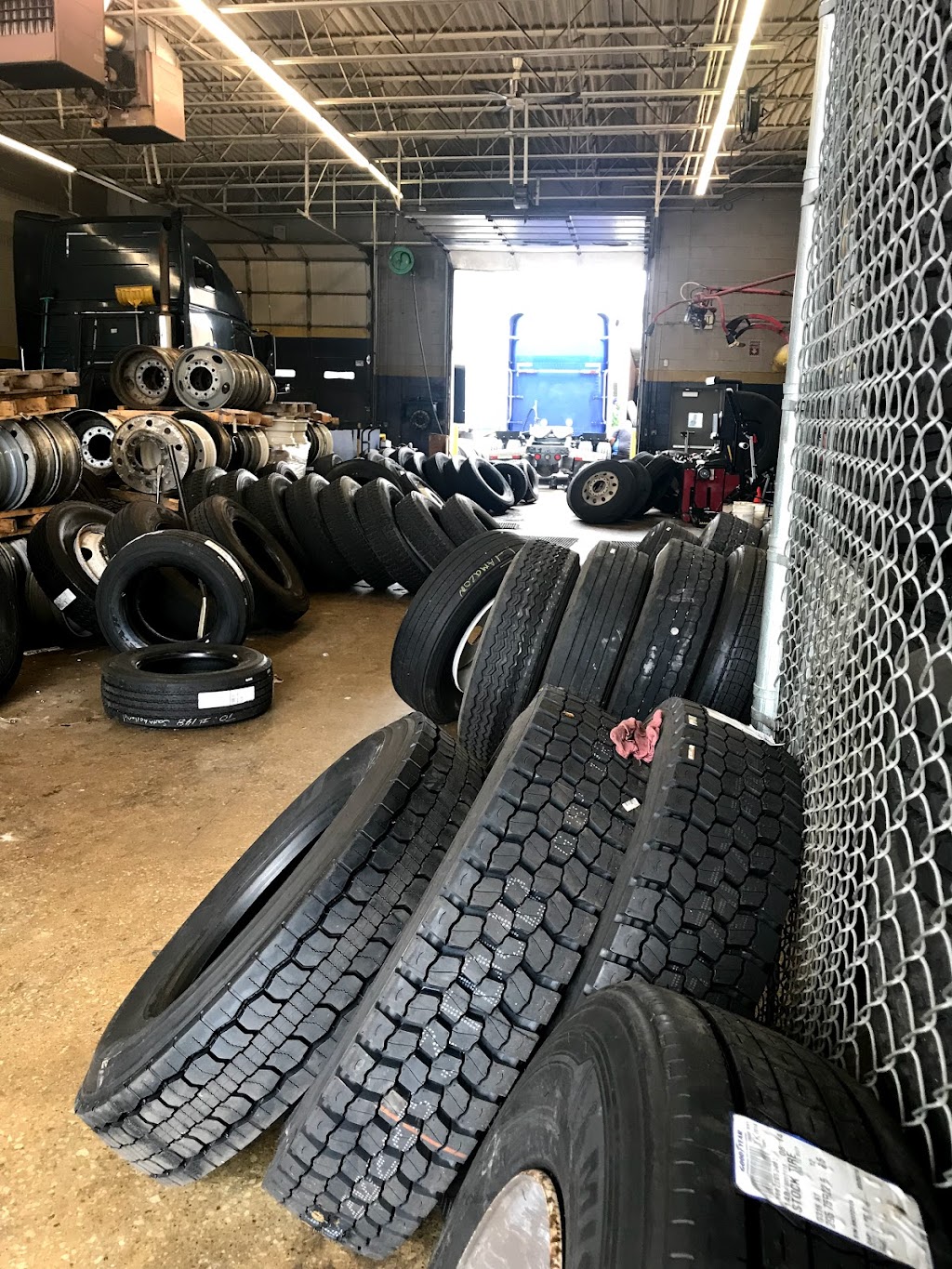 Goodyear Commercial Tire & Service Centers | 16701 Van Dam Rd, South Holland, IL 60473, USA | Phone: (708) 331-3700
