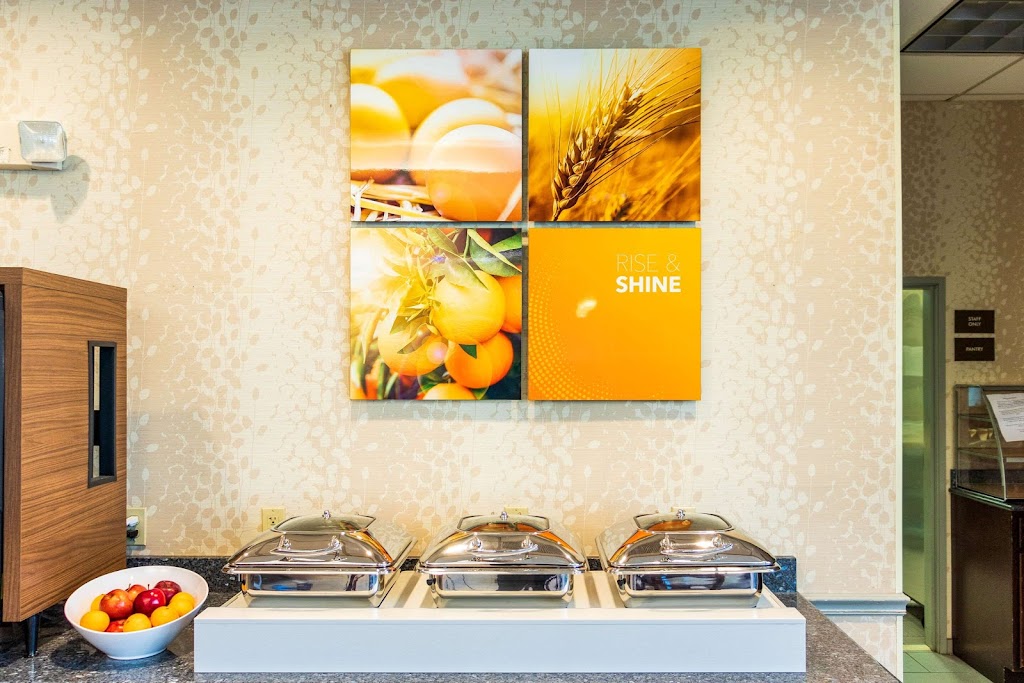 Comfort Inn & Suites Plainville-Foxboro | 164 Washington St, Plainville, MA 02762, USA | Phone: (508) 809-7840