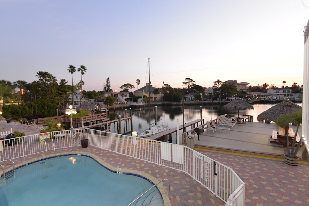 Bay Palms Waterfront Resort | 4237 Gulf Blvd, St Pete Beach, FL 33706, USA | Phone: (727) 367-2791