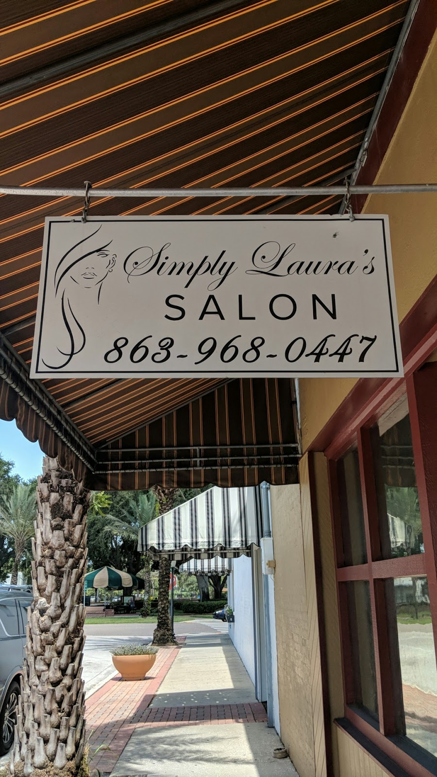 Simply Lauras | 113 E Lake Ave, Auburndale, FL 33823, USA | Phone: (863) 968-0447