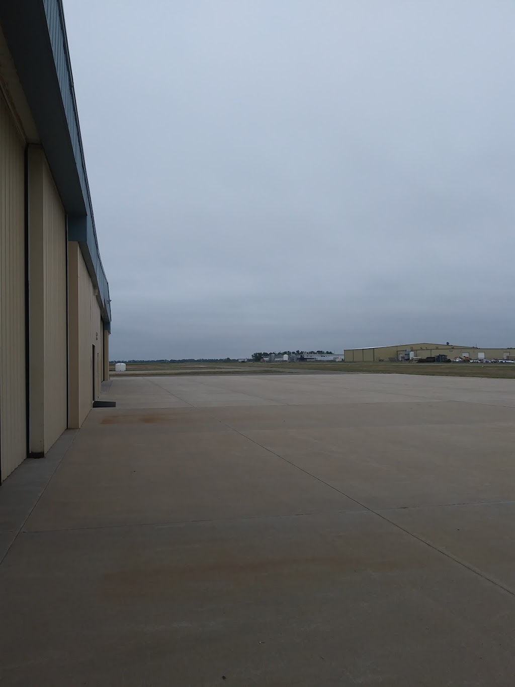 Moundridge Muni Airport-47K | 1100 E Cole St, Moundridge, KS 67107, USA | Phone: (620) 345-2661