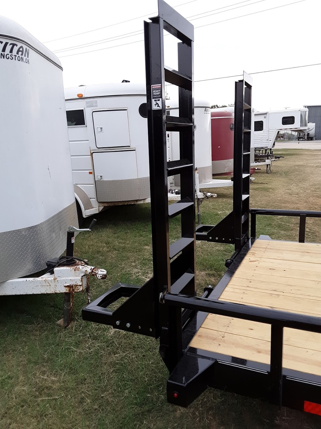 Aubrey Trailer Sales | 8030 US-377, Pilot Point, TX 76258, USA | Phone: (940) 365-2111