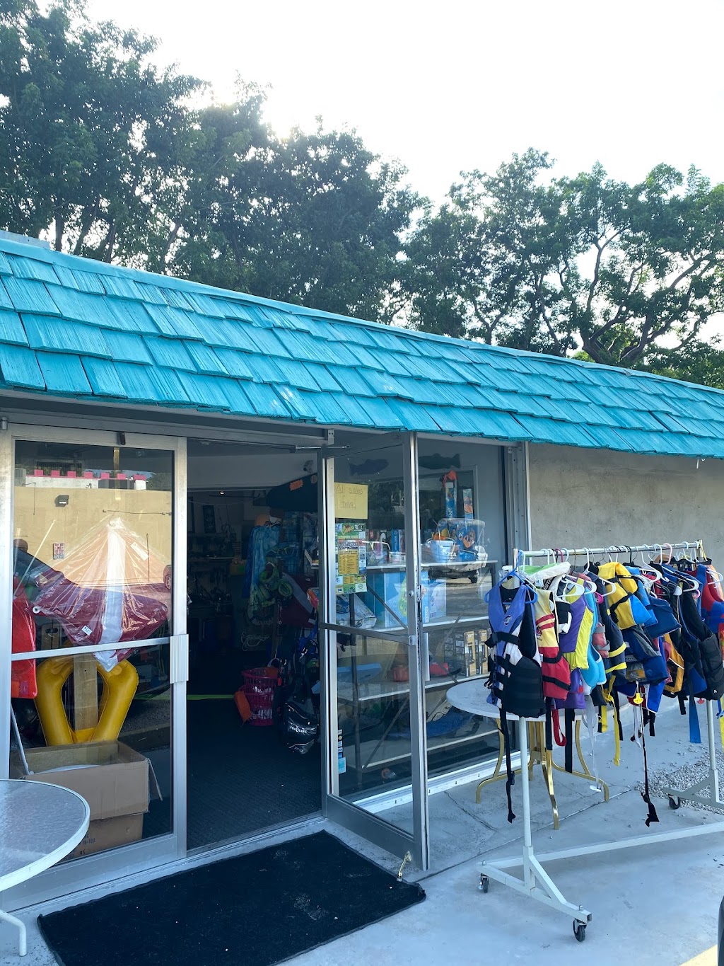 Key Largo Marine Thrift | 102600 Overseas Hwy #2761, Key Largo, FL 33037, USA | Phone: (305) 282-2935