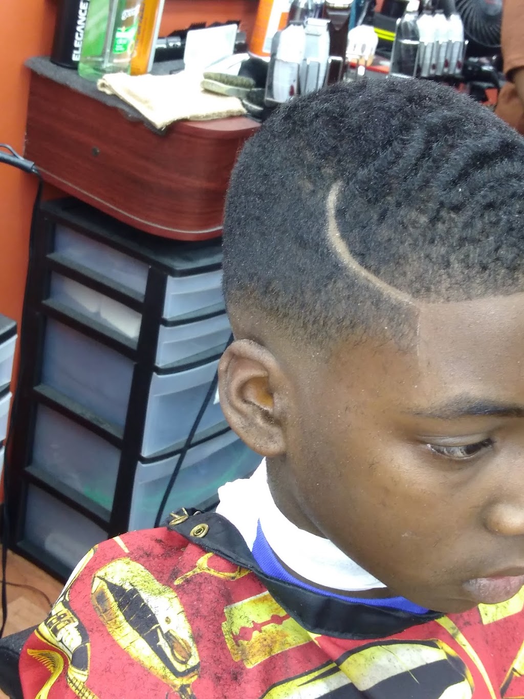 Custom Cutz | 1588 Annapolis Rd, Odenton, MD 21113, USA | Phone: (443) 608-7055