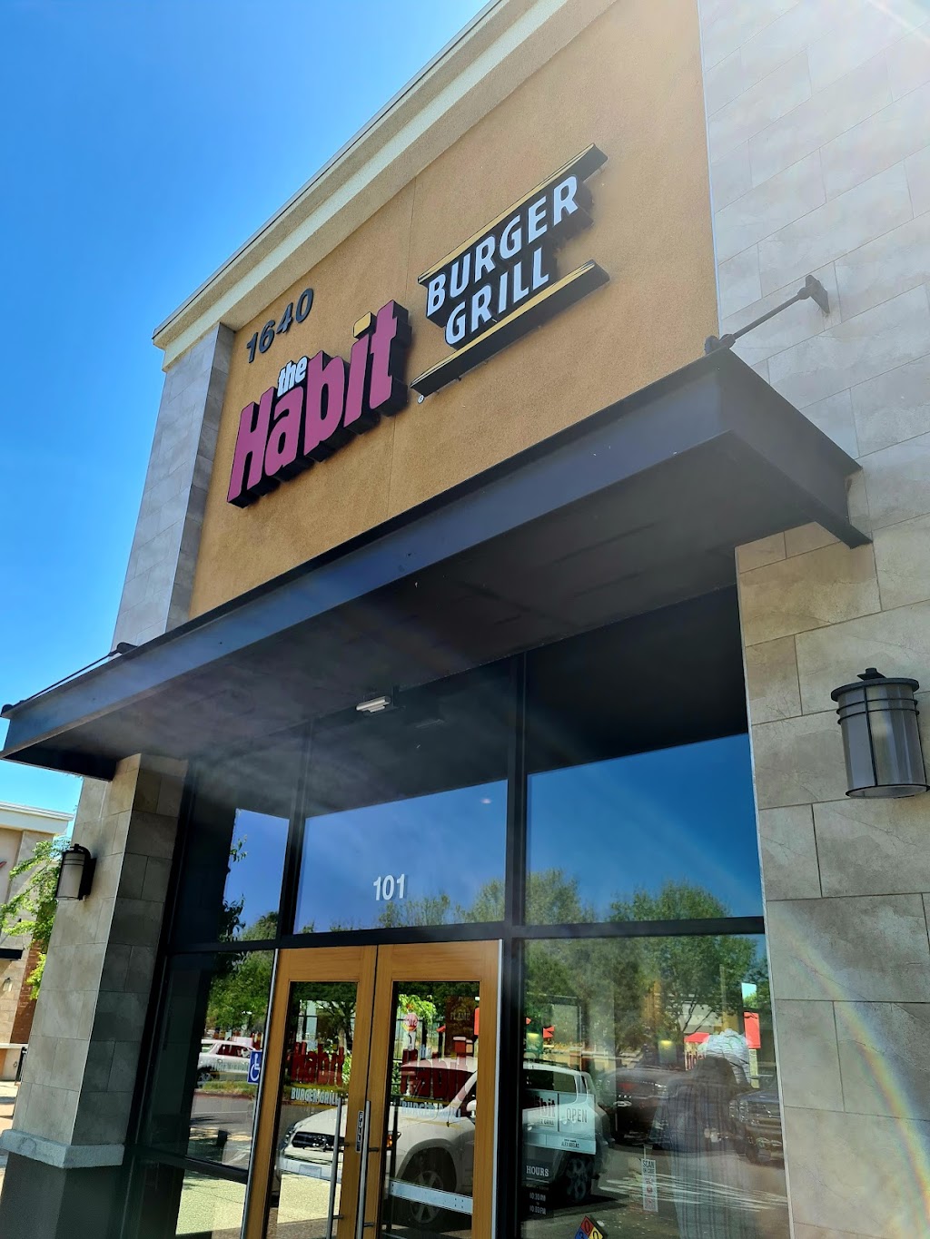 The Habit Burger Grill | 1640 E Monte Vista Ave STE 101, Vacaville, CA 95688, USA | Phone: (707) 452-0292