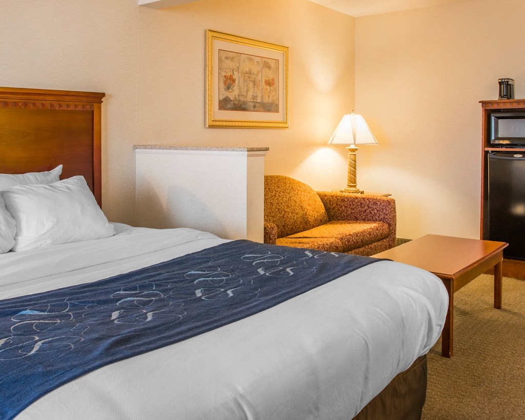 Comfort Suites | 3700 Speedway Dr, Findlay, OH 45840, USA | Phone: (567) 208-4949