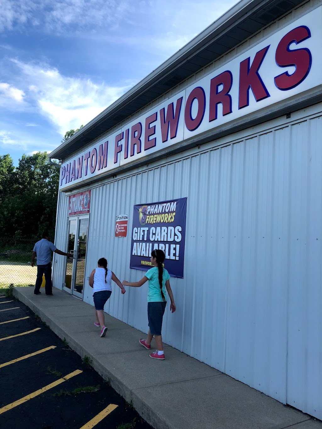 Phantom Fireworks of Bloomingburg | 12973 OH-38, Bloomingburg, OH 43106, USA | Phone: (740) 437-7605