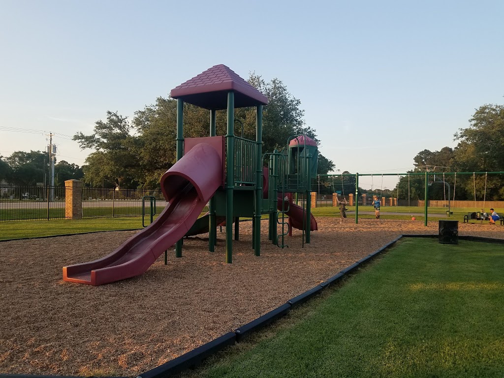 Rustic Oaks HOA Park | 151 Bay Area Blvd, League City, TX 77573, USA | Phone: (281) 554-2721