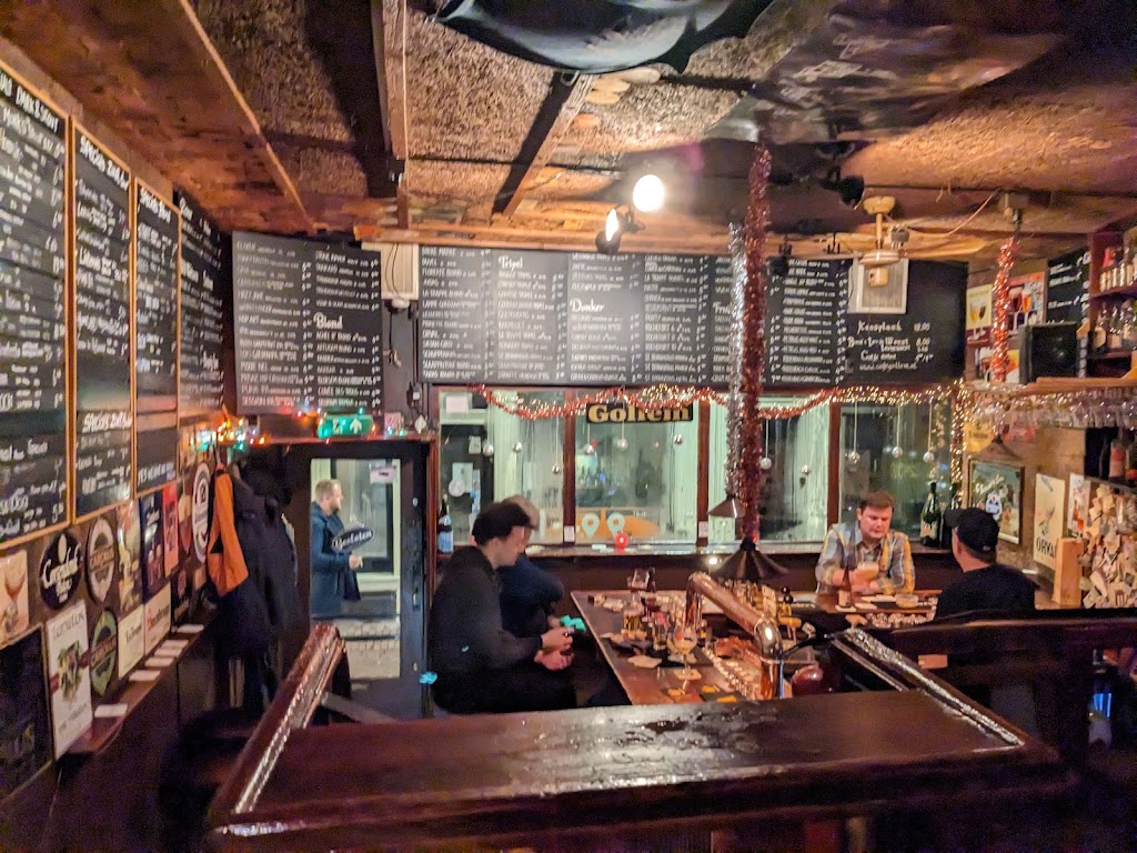 Cafe Gollem Raamsteeg | Raamsteeg 4, 1012 VZ Amsterdam, Netherlands | Phone: 020 612 9444