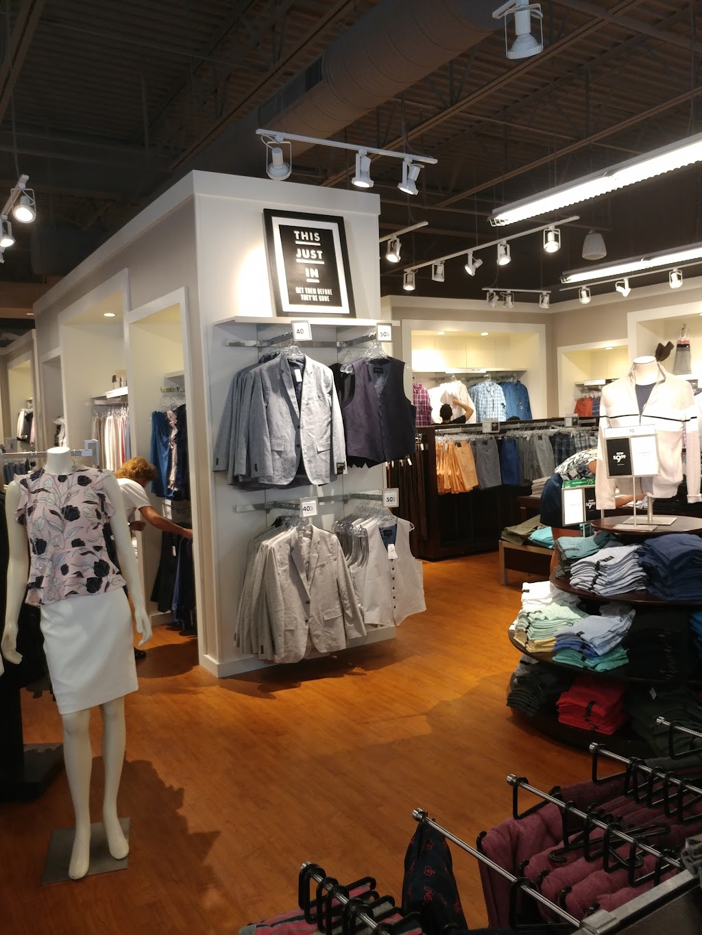 Banana Republic Factory Store | 601 Premium Outlets Dr, Monroe, OH 45050 | Phone: (513) 539-7304