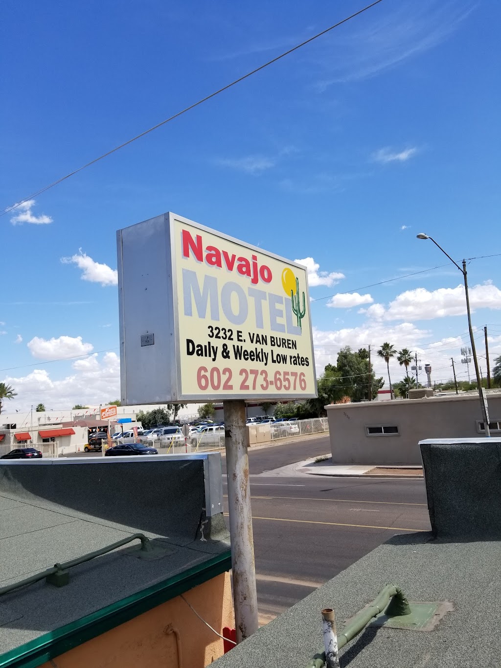 Navajo Motel | 3232 E Van Buren St, Phoenix, AZ 85008, USA | Phone: (602) 273-6576