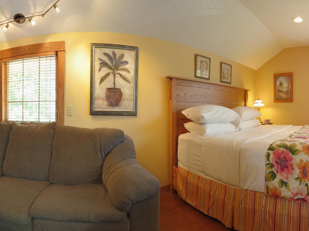 Bodees Bungalow Boutique Hotel | 385 Dollar Avenue, Put-In-Bay, OH 43456, USA | Phone: (419) 705-0804
