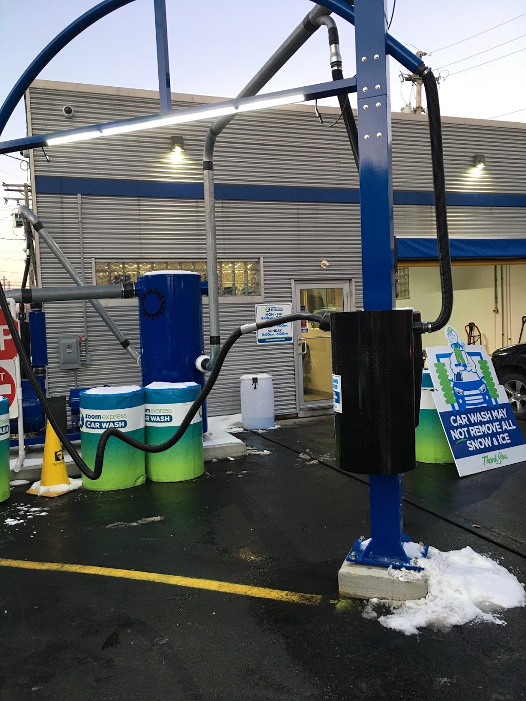 Zoom Express Carwash | 6320 Mayfield Rd, Cleveland, OH 44124, USA | Phone: (440) 449-5530