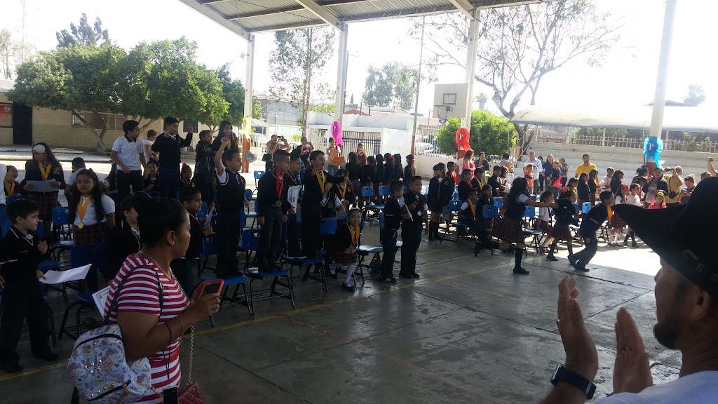 Elementary School March 18 | Salvador Novo 29, Nueva Tijuana, 22435 Tijuana, B.C., Mexico | Phone: 664 584 3978
