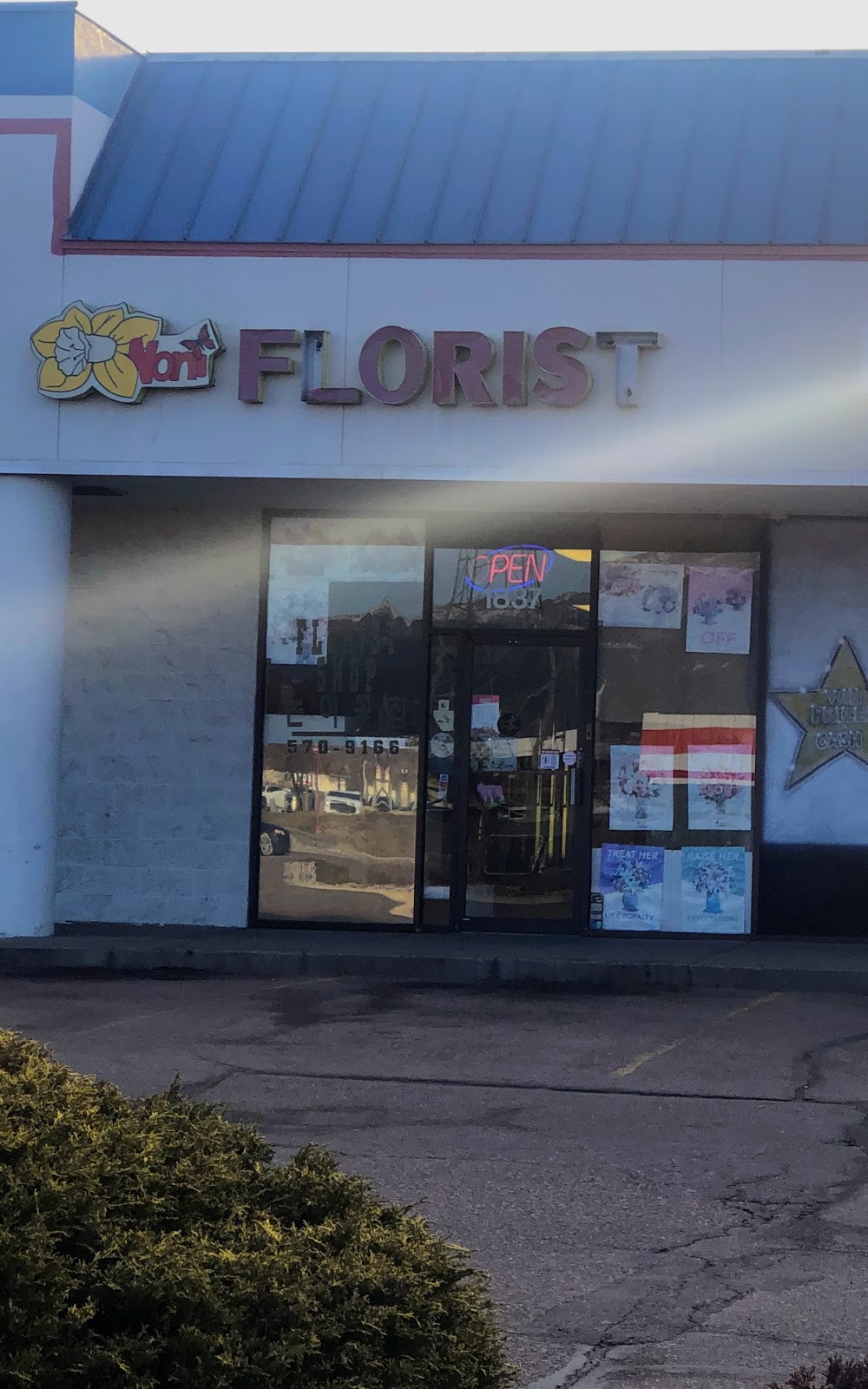 Nonis Flowers & Gifts | 1837 S Academy Blvd, Colorado Springs, CO 80916, USA | Phone: (719) 570-9166