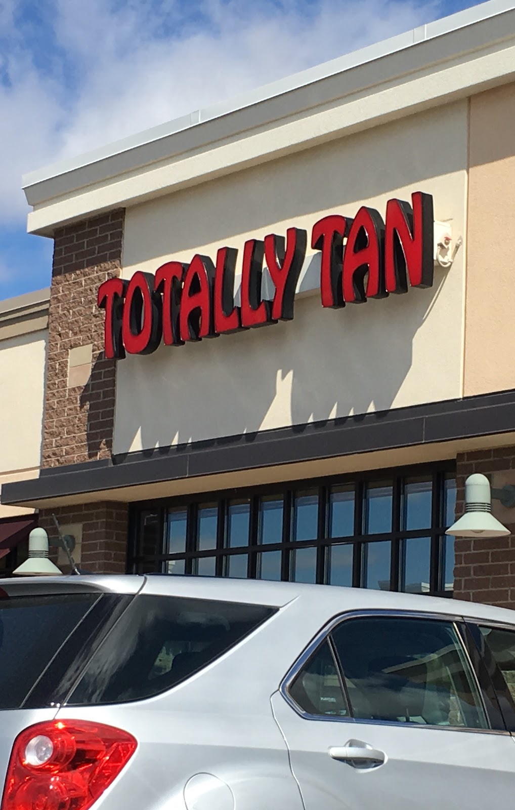 Totally Tan & Spa - Brooklyn Park | 9644 Colorado Ln N, Brooklyn Park, MN 55445, USA | Phone: (763) 355-9260