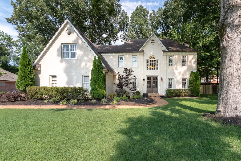 Larry Crowder, Crye-Leike Realtors | 8444 Lansingwood Cove, Germantown, TN 38139, USA | Phone: (901) 844-6001