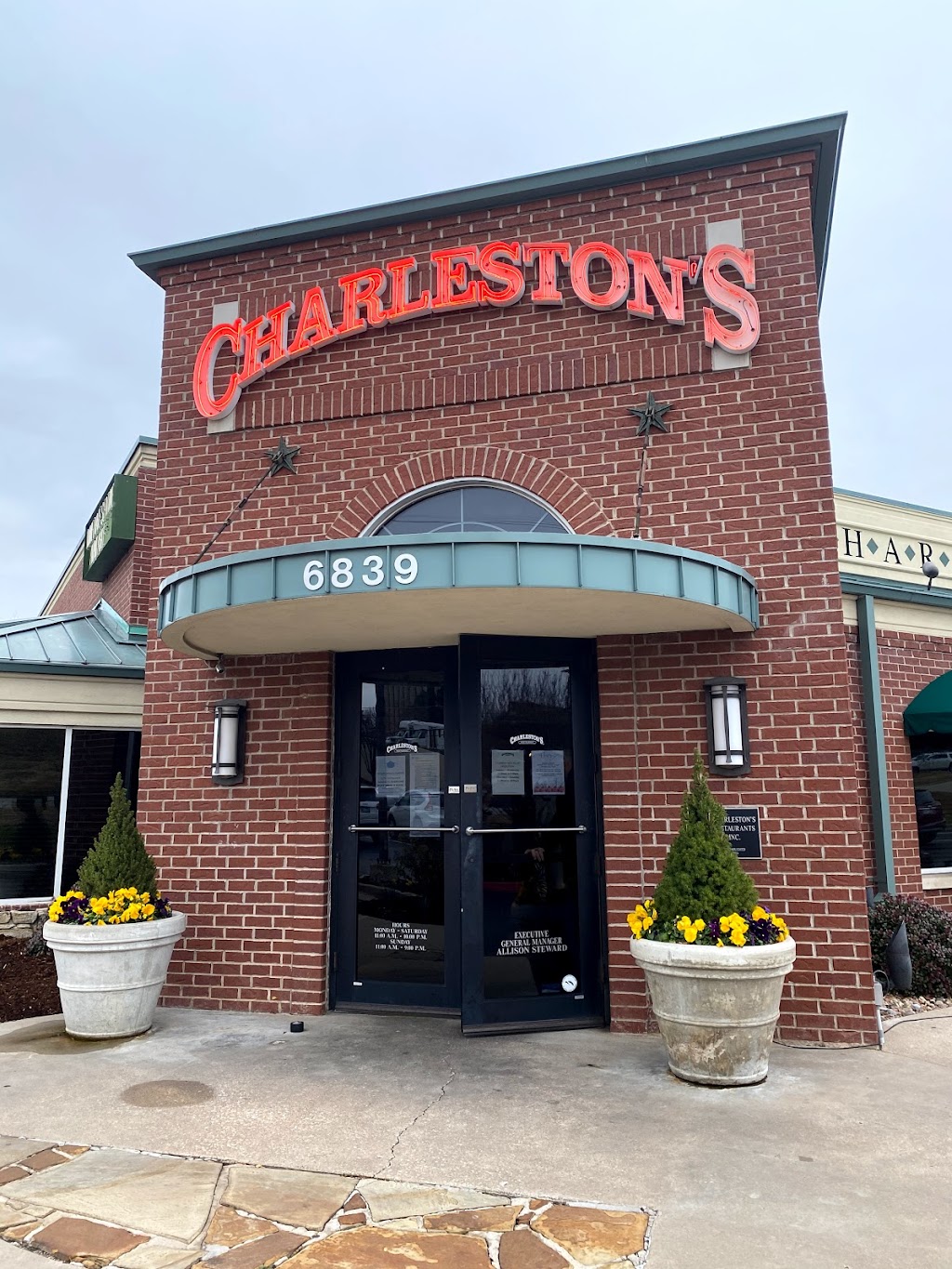 Charlestons Restaurant | 6839 S Yale Ave, Tulsa, OK 74136, USA | Phone: (918) 495-3511