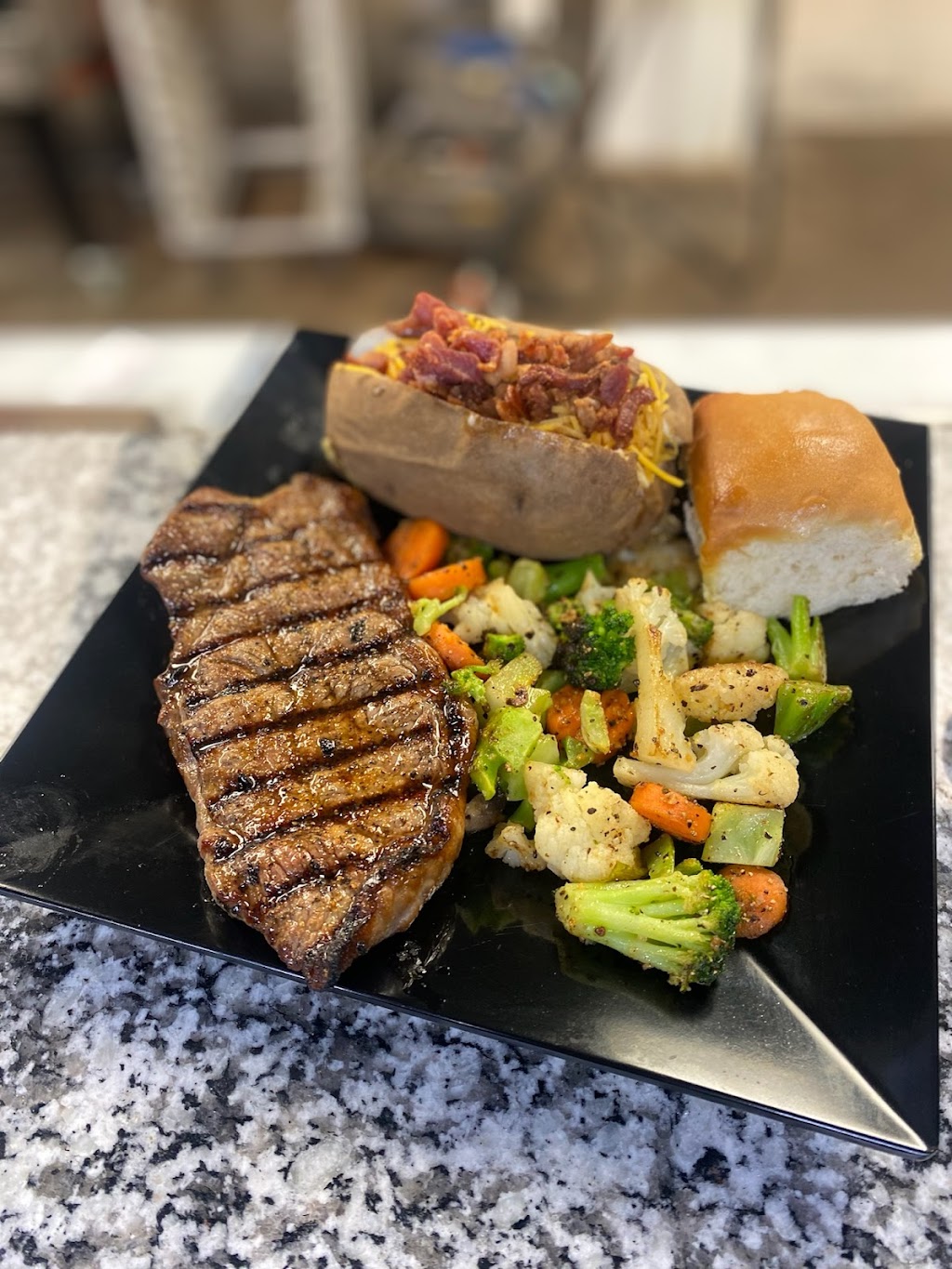 Bandi Lous Steakhouse | 1115 Fort Worth Hwy Suite 200, Weatherford, TX 76086, USA | Phone: (817) 341-6462