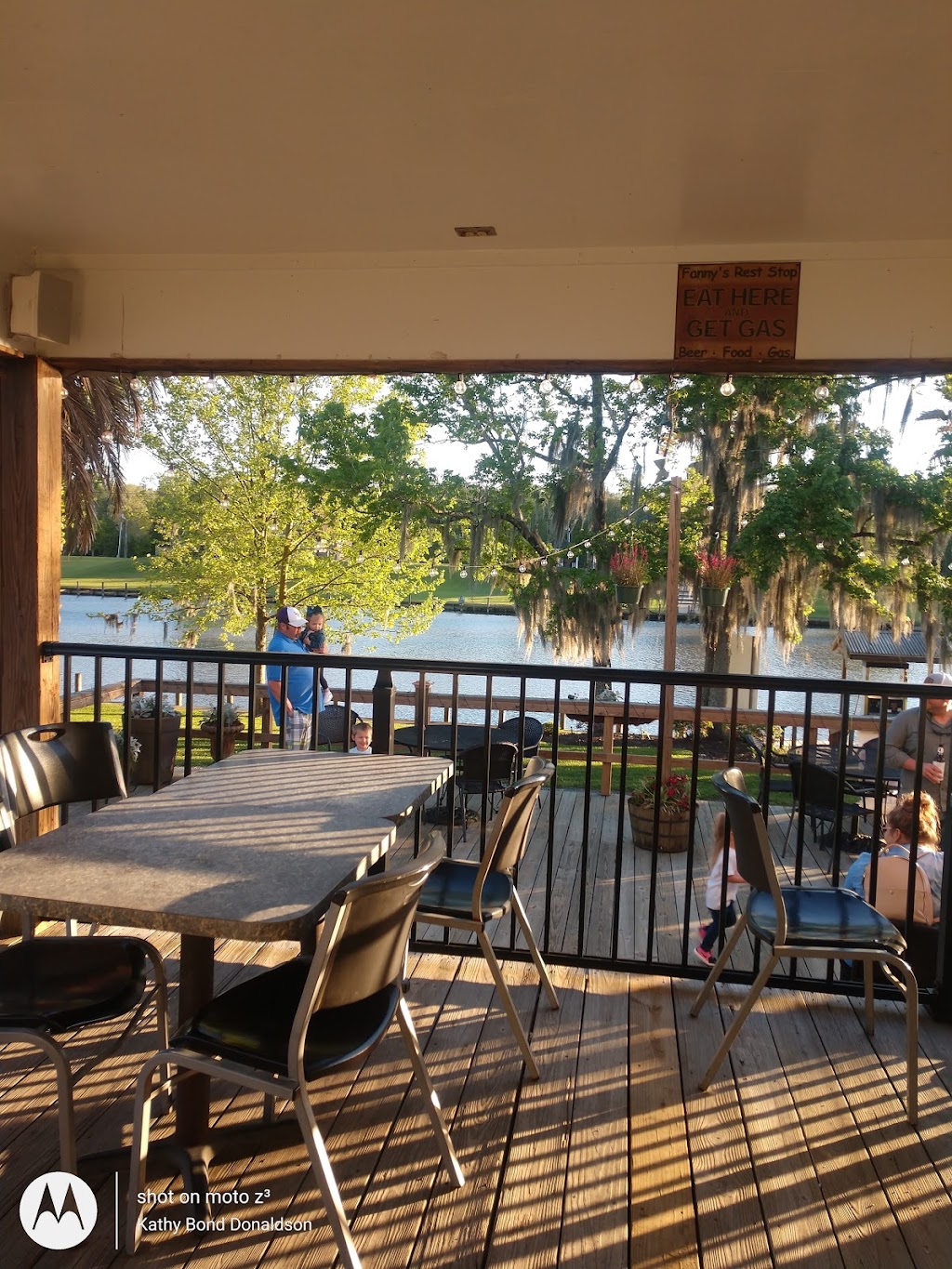 Hill Top Inn | 13048 Hilltop Rd, Maurepas, LA 70449, USA | Phone: (225) 698-6713